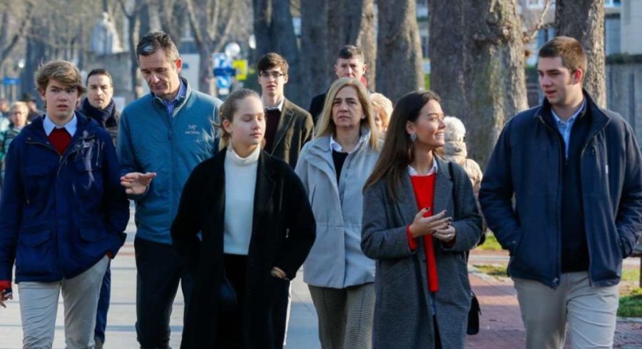 Juan Urdangarin y sus hermanos
