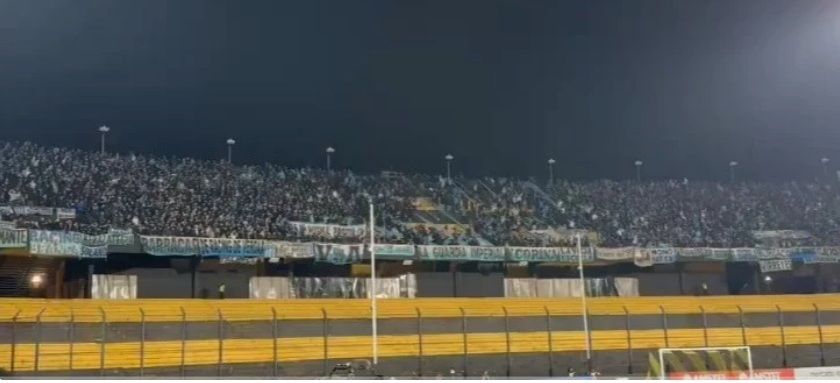 Hinchada de Racing en Montevideo