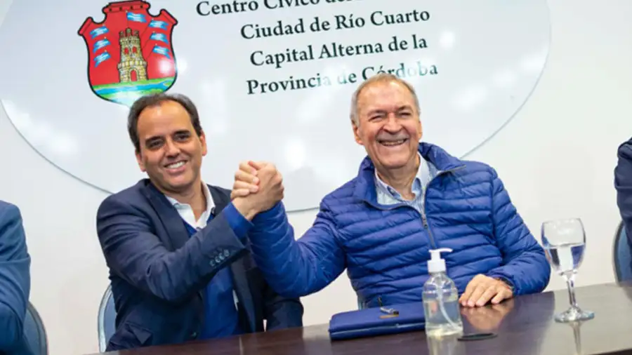 POLÍTICOS