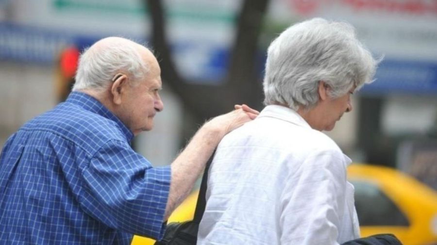 Jubilados: advierten que el pago de servicios se llevan gran parte del haber