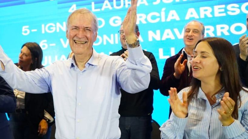 Caro Basualdo junto a Schiaretti