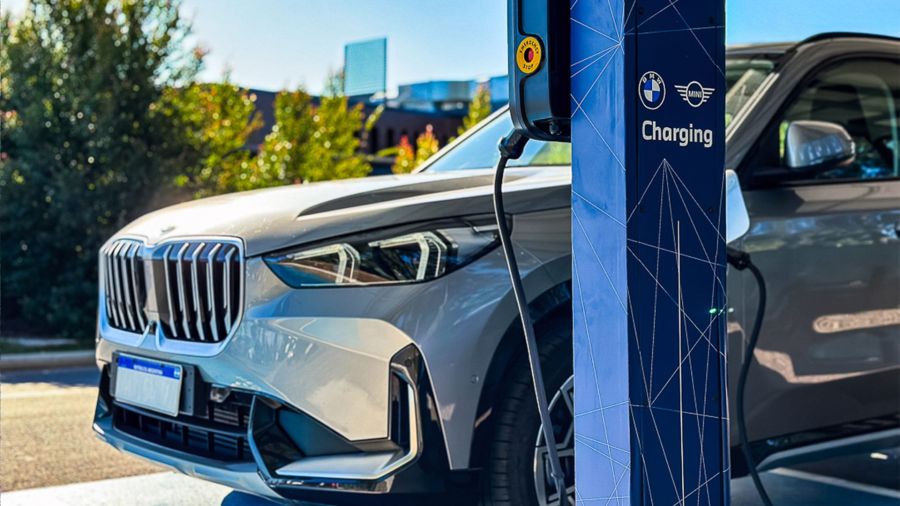 Dónde están los nuevos puntos de carga de BMW para autos electrificados