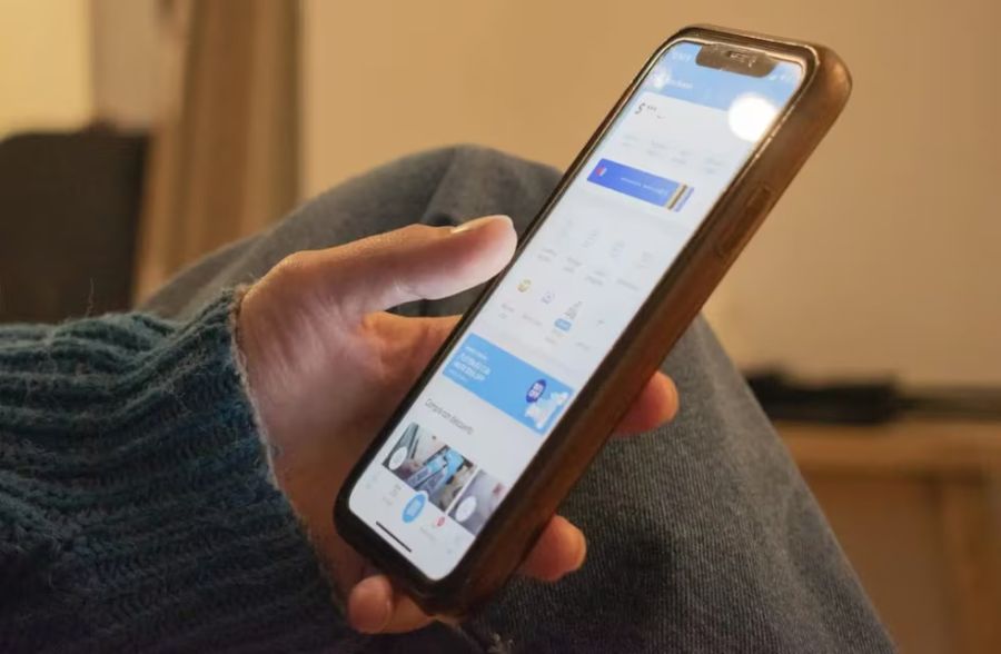 Llevó el celular a arreglar y le sacaron un crédito.