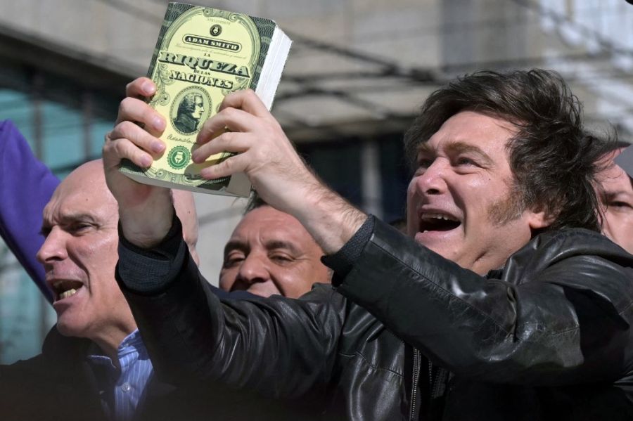 Atacaron con piedras y botellas la caravana de Milei y Espert en Lomas de Zamora