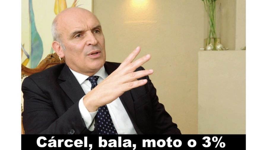 Las redes sociales estallaron de memes de José Luis Espert escapando en moto de Lomas de Zamora