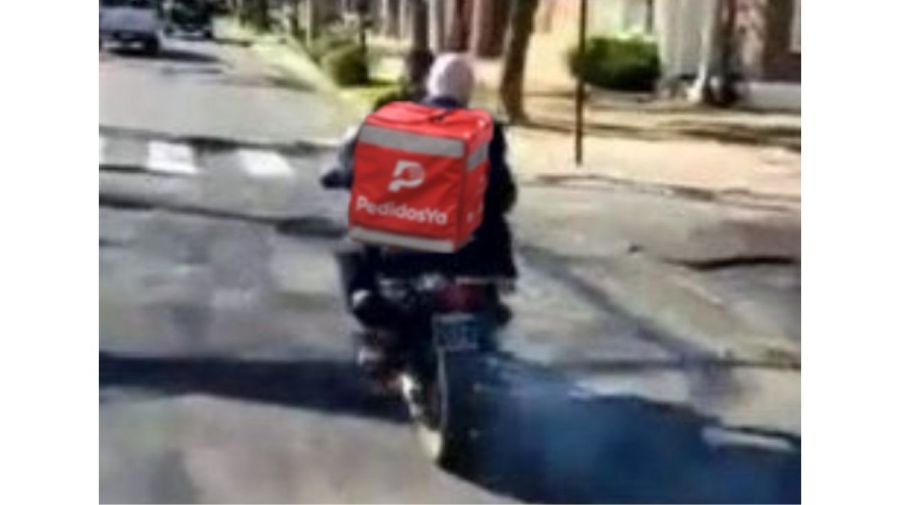 Las redes sociales estallaron de memes de José Luis Espert escapando en moto de Lomas de Zamora