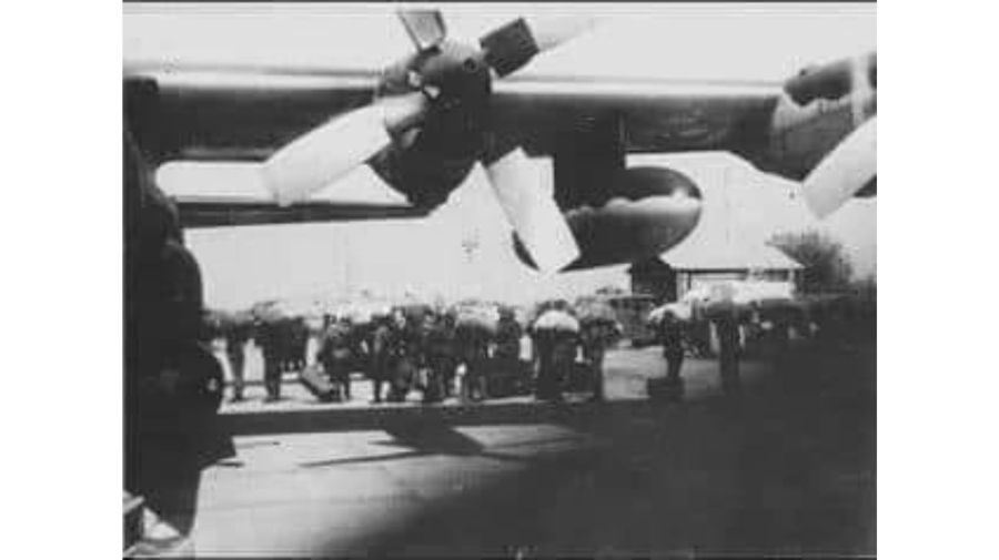 Última imagen de los gendarmes abordando el Hércules TC-62 que sería derribado por Montoneros