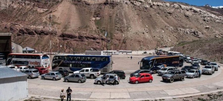 Suspenden tours de compras a Chile por amenazas de agresión anti argentinos.