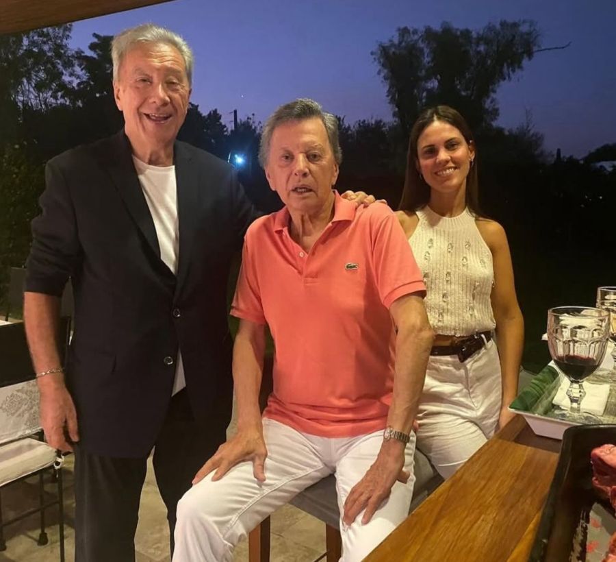 Juan Alberto Mateyko y su hija, Rosa María, y Palito Ortega