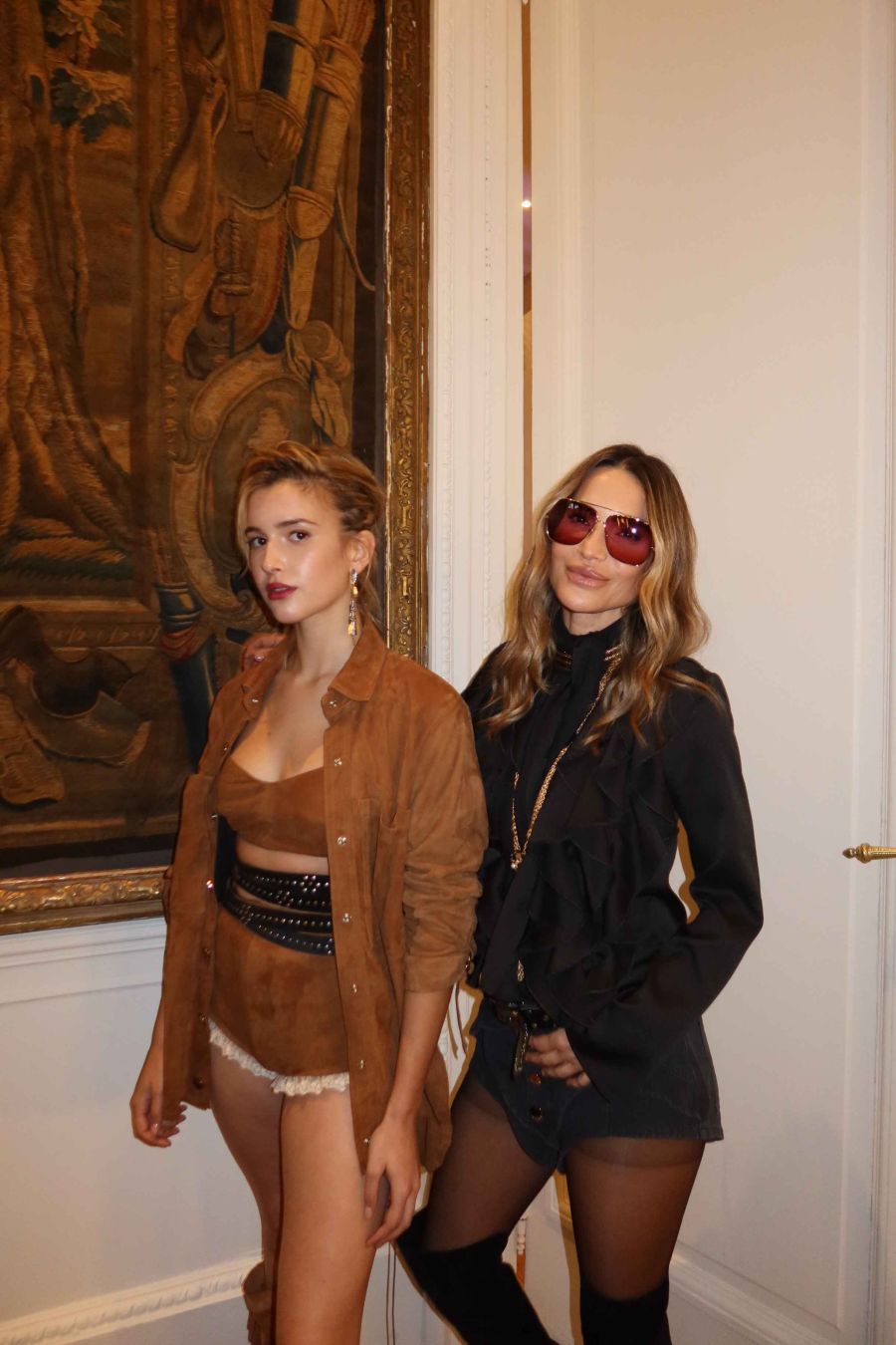 Myla Cambiaso, la hija de María Vázquez y Adolfo Cambiaso, sorprendió al abrir un importante desfile con un look cowgirl