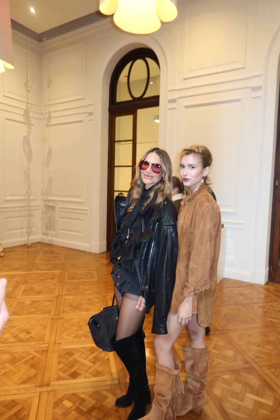 Myla Cambiaso, la hija de María Vázquez y Adolfo Cambiaso, sorprendió al abrir un importante desfile con un look cowgirl