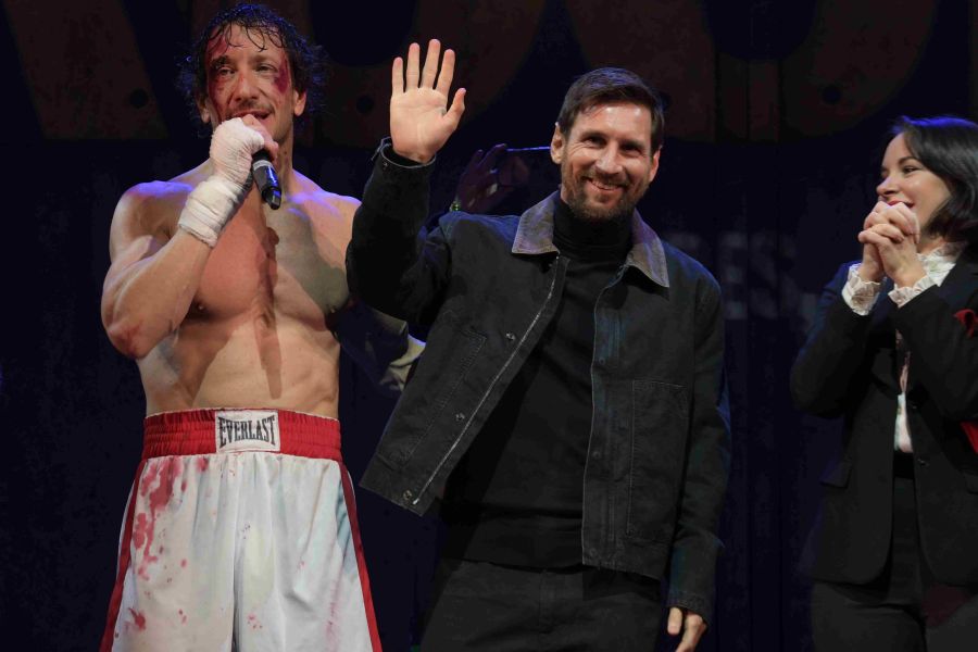 Nicolás Vázquez mostró el detrás de la presencia de Lionel Messi en su obra de teatro: