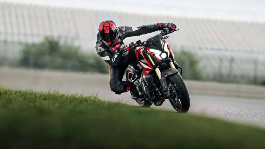 Bajaj lanza en Argentina la nueva Rouser NS400Z