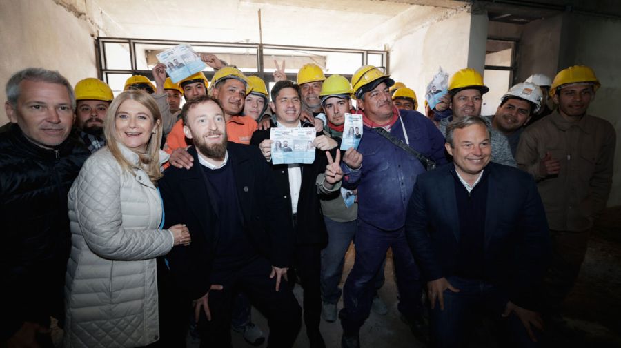 Kicillof en obra en construcción 04092025