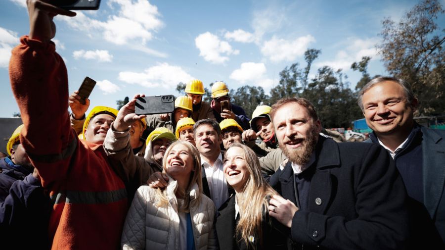 Kicillof en obra en construcción 04092025