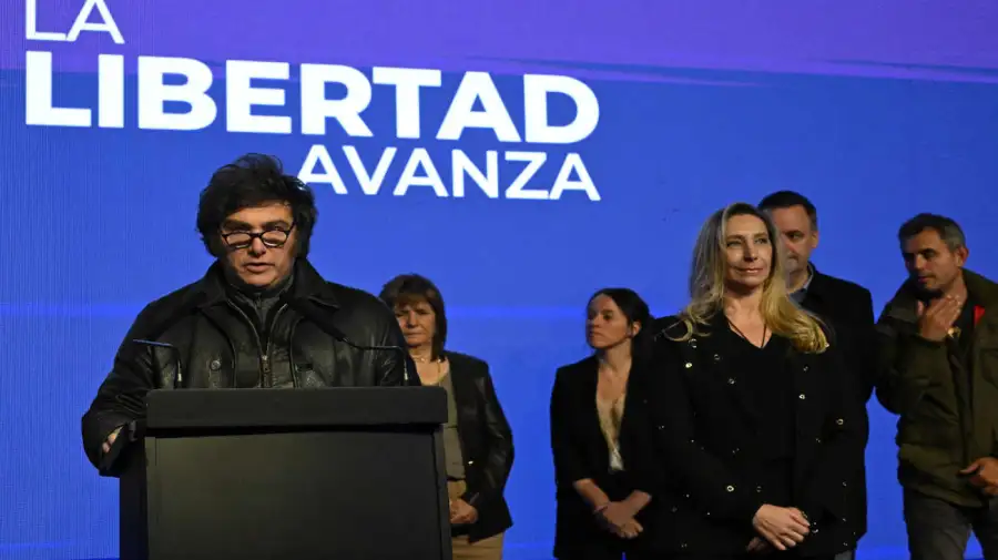 La coreografía del error y el dilema del 26O: ¿qué votos puede sumar Milei? - Image 1