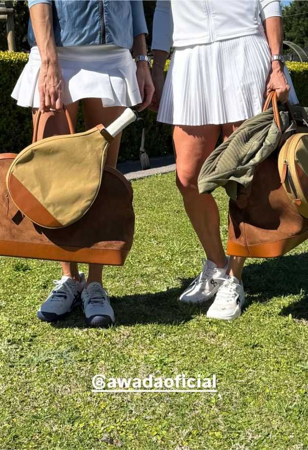 Juliana Awada paddle