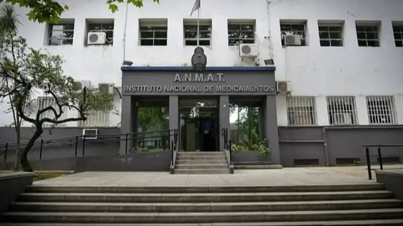 La ANMAT suspendió a más laboratorios.