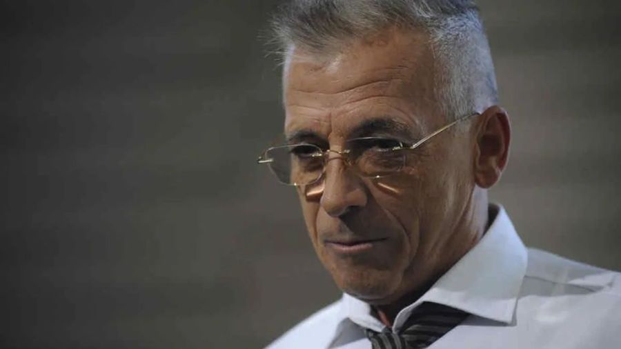 Gerardo Romano como Sergio Antín