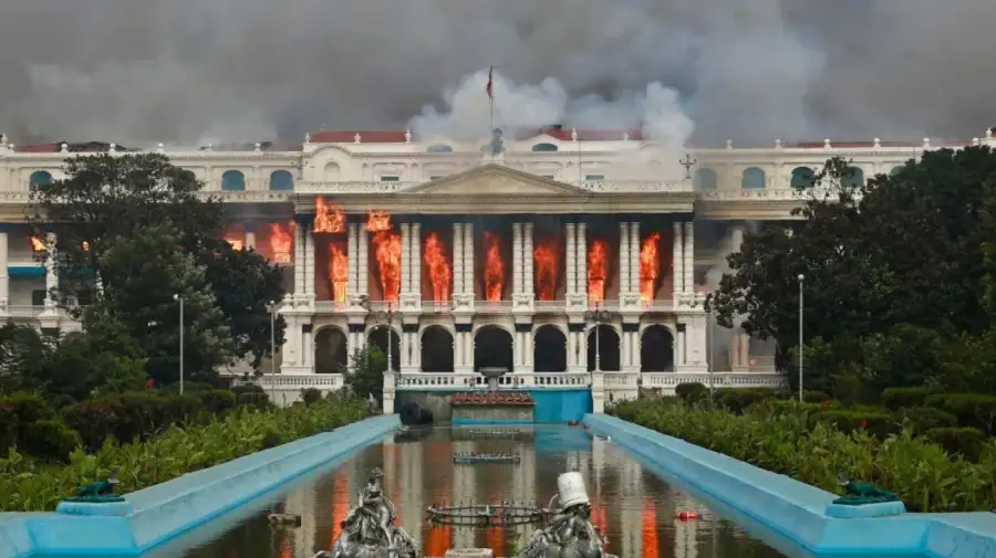Protestas y caos en Nepal: cuál es la situación de los argentinos alojados en el hotel incendiado