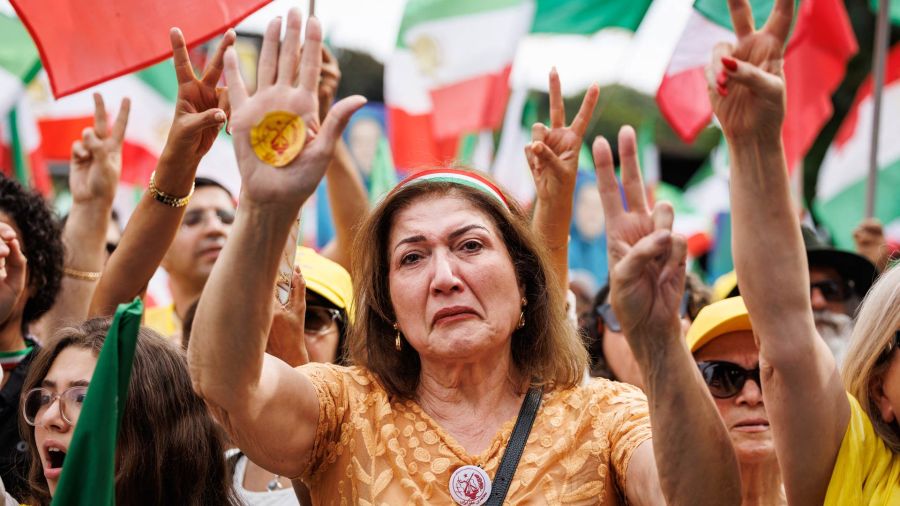 Fotogaleria Un manifestante participa en una manifestación contra el régimen iraní en Bruselas. La protesta, convocada por la organización opositora Consejo Nacional de la Resistencia de Irán (CNRI)