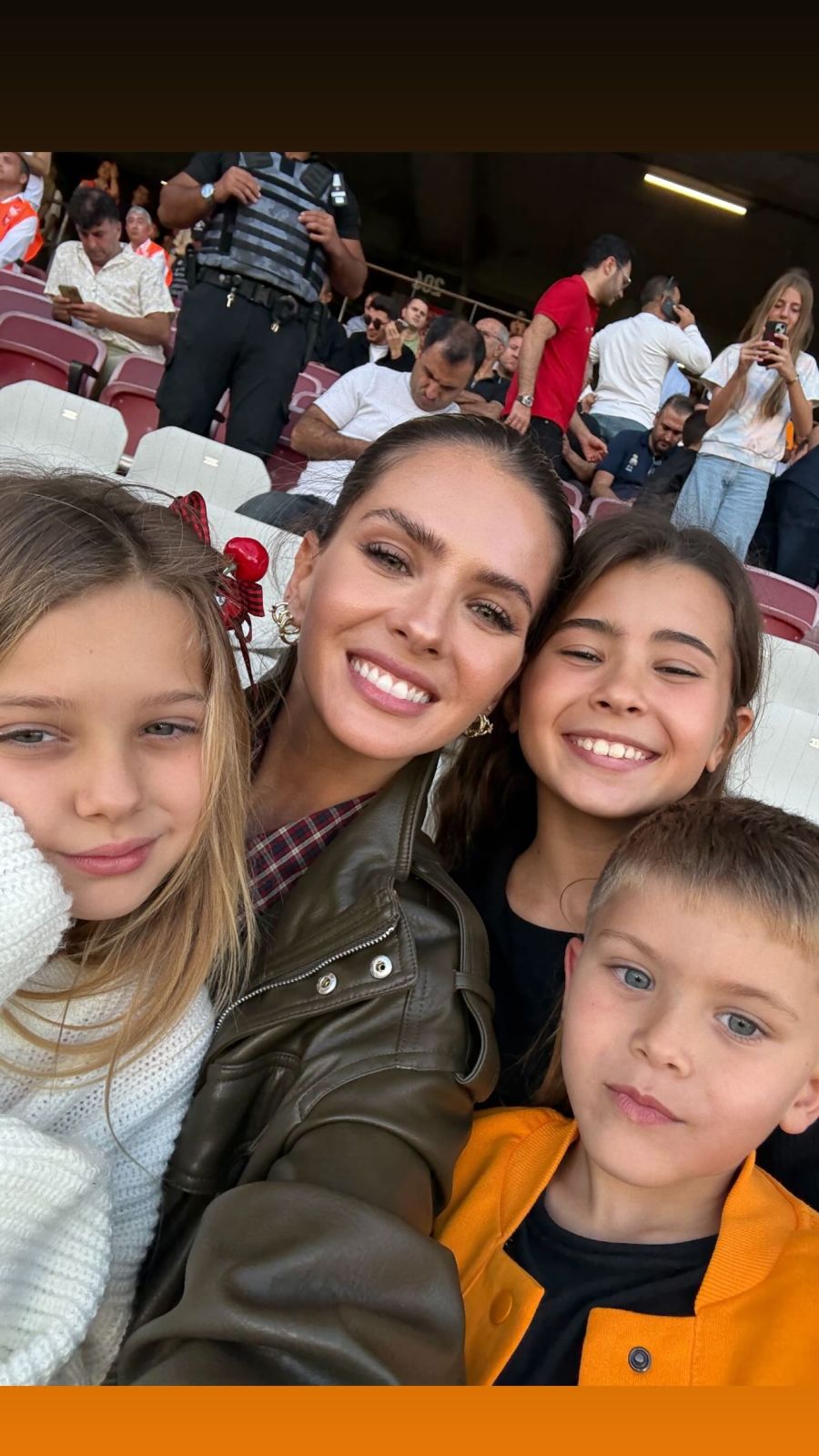 La China Suárez y sus hijos