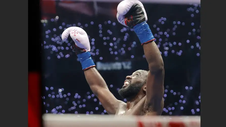Terence Crawford en la gloria: pudo con Canelo Alvarez y es el mejor del mundo.