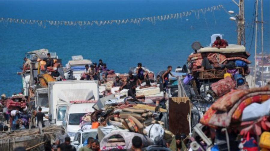 Cerca de 300.000 personas huyen de Gaza ante intensificación de ataques de Israel 