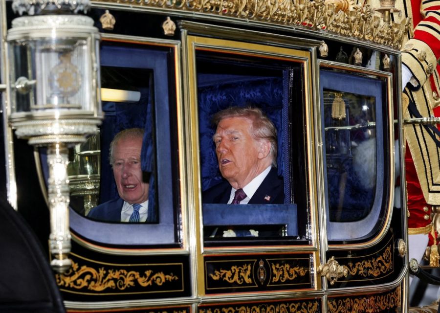 El rey Carlos III junto a Donald Trump en el carruaje real