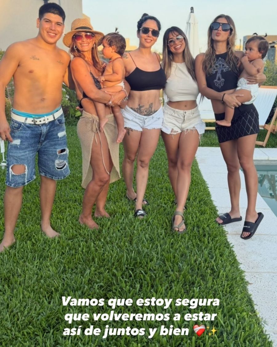 Julieta Poggio junto a Thiago Medina, Daniela Celis y Romina Urigh