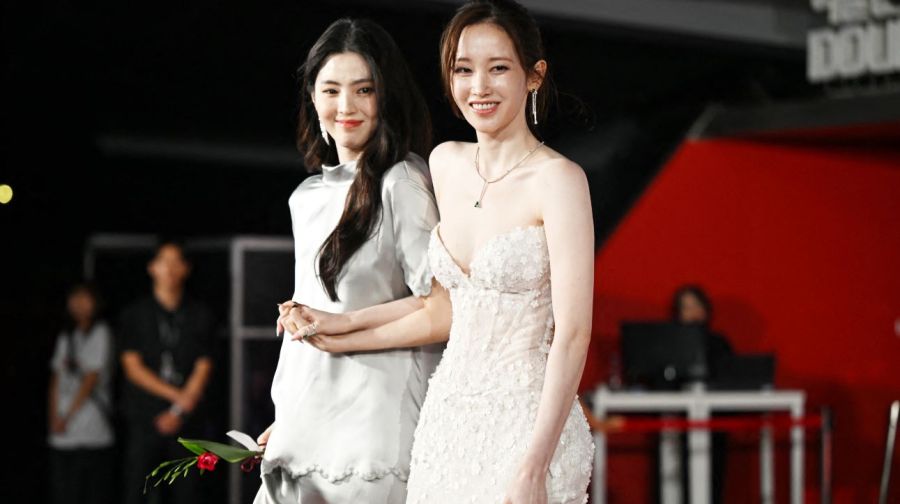Las actrices Han So-hee y Jeon Jong-seo