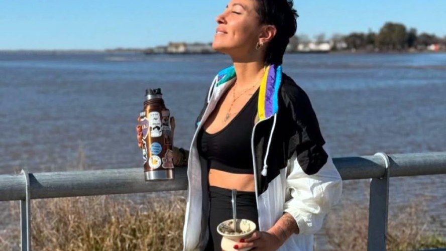 Políticos tomando mate