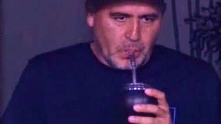 Políticos tomando mate