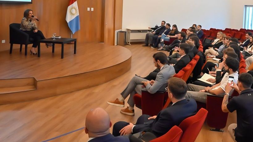 Jóvenes FURP con la vicegobernadora Prunotto