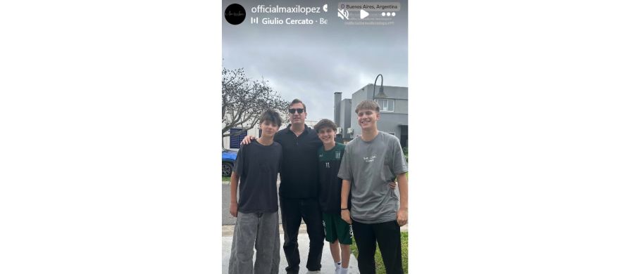 Maxi López junto a sus hijos