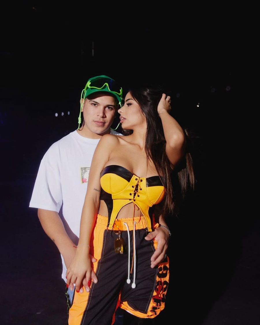 Daniela Celis, Thiago Medina