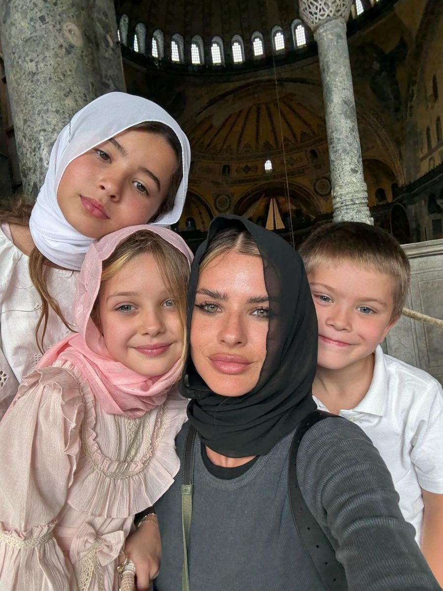 La China Suárez y sus tres hijos