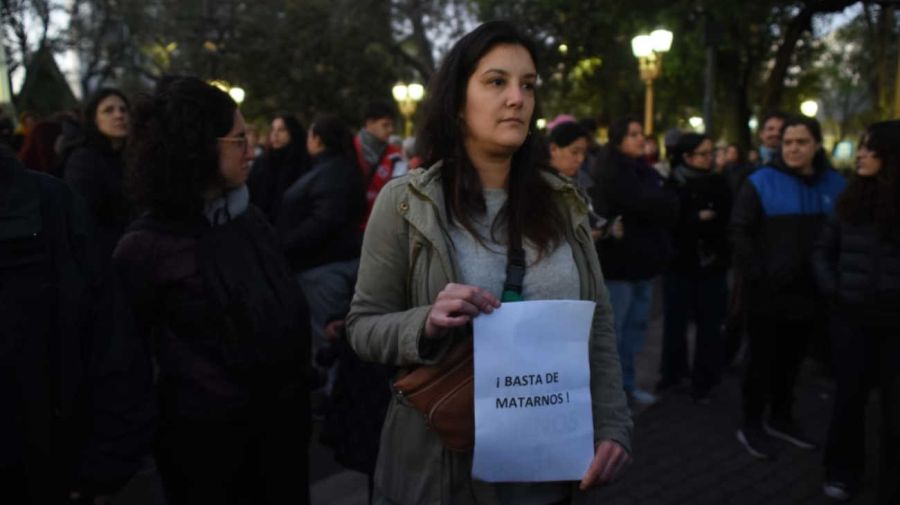 Marcha en plaza Flores por las tres chicas asesinadas 20250924