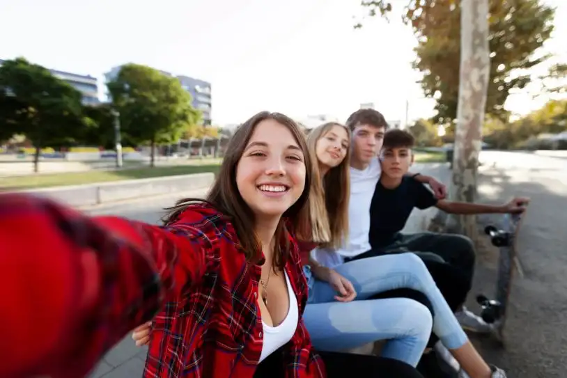 26-9-2025-Adolescentes