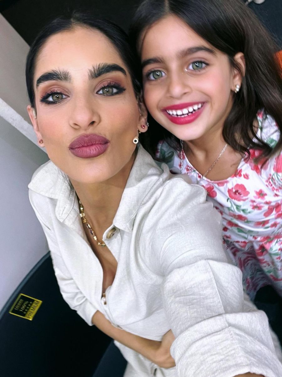 Gabriela Sari y Donna