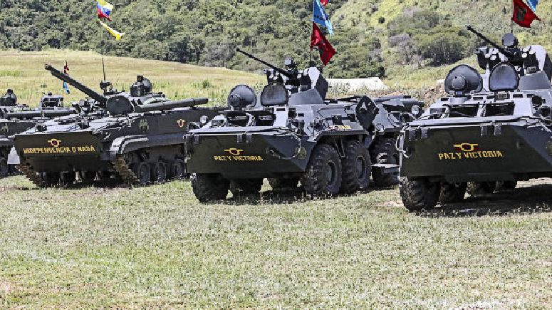 Maduro sigue preparando sus fuerzas ante un eventual ataque estadounidense.