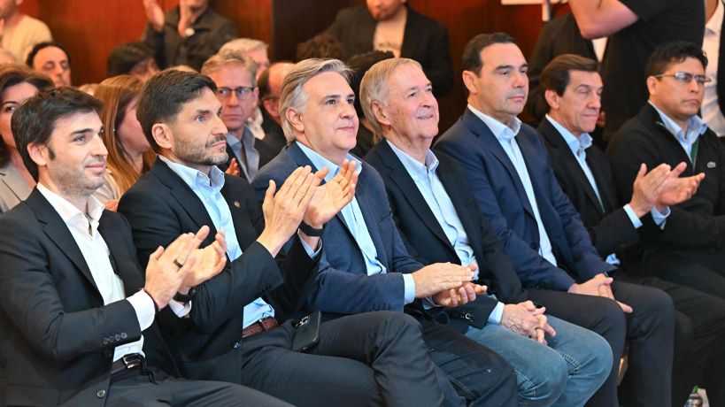 Gobernadores de Provincias unidas junto a Schiaretti