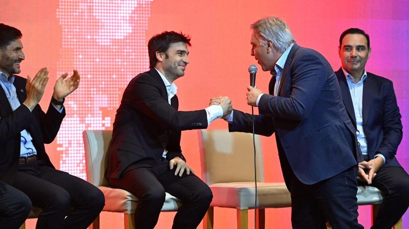 Martín Llaryora junto a Nacho Torres