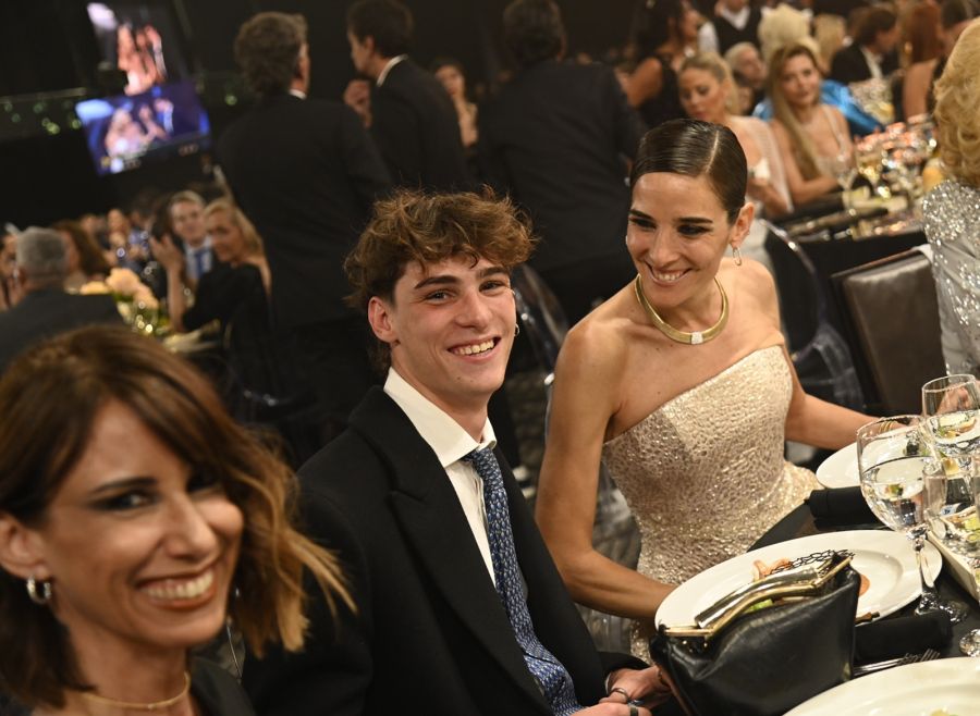 Silvestre Valenzuela, hijo de Juana Viale, en los Premios Martín Fierro 2025