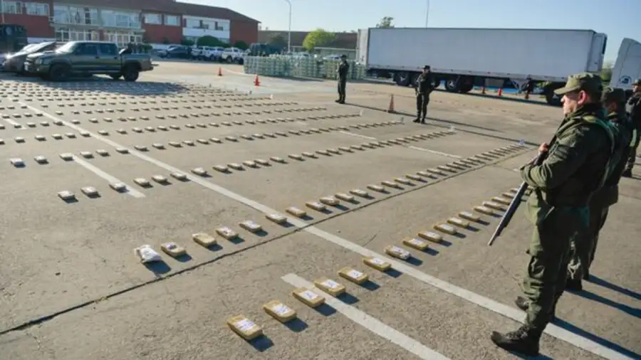 Gendarmería detuvo un camión de bananas con 444 kilos de cocaína 20251001