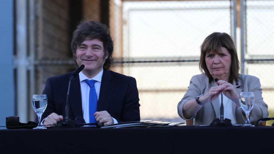 La Ministra de Seguridad Patricia Bullrich junto al presidente Milei 20251002