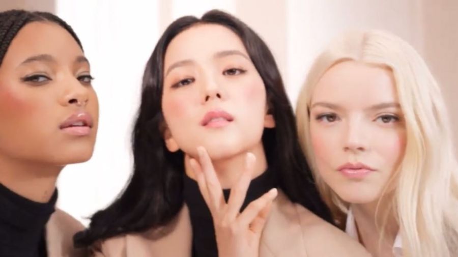 Willow Smith, Jisoo y Anya Taylor-Joy
