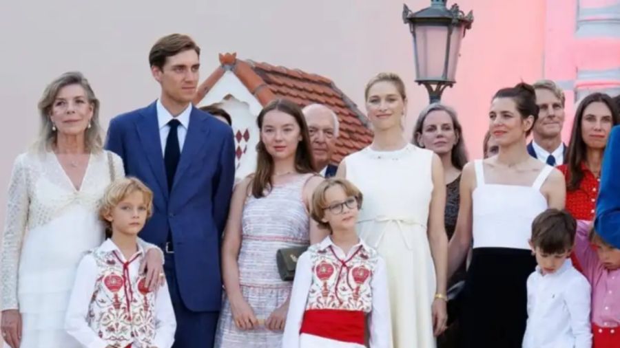 Carolina de Mónaco y sus hijos 