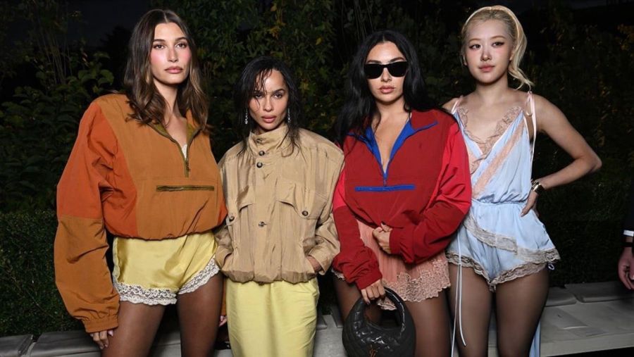 Foto grupal con Rosé que causó polémica con Elle