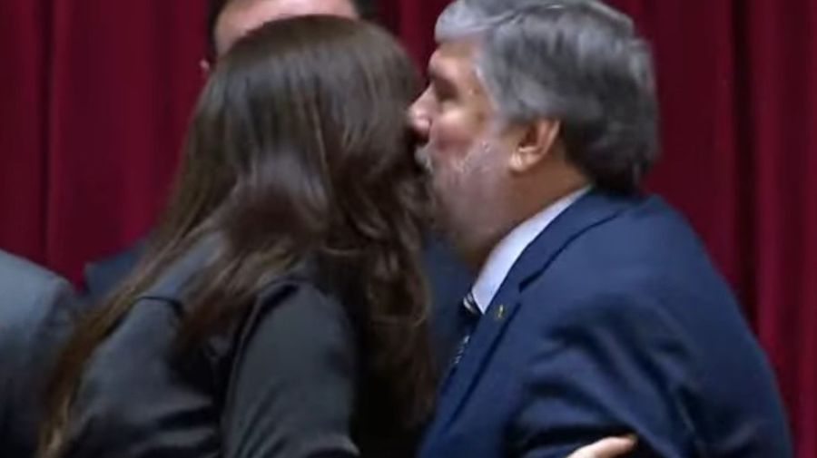 Victoria Villarruel y Jose Mayans